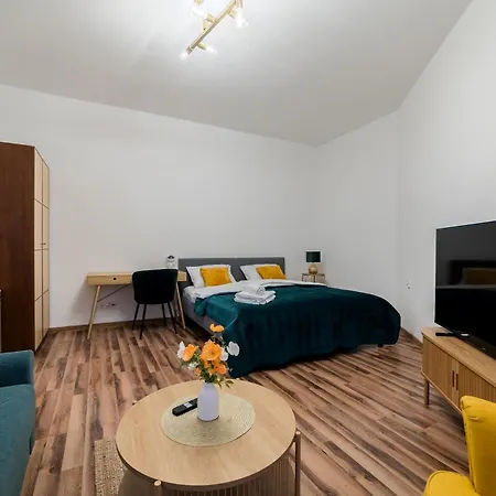 Daire Traugutta Comfort By Bookinghost Poznan