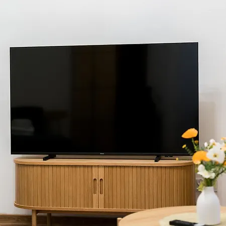 Traugutta Comfort By Bookinghost