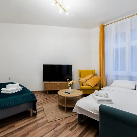 Daire Traugutta Comfort By Bookinghost