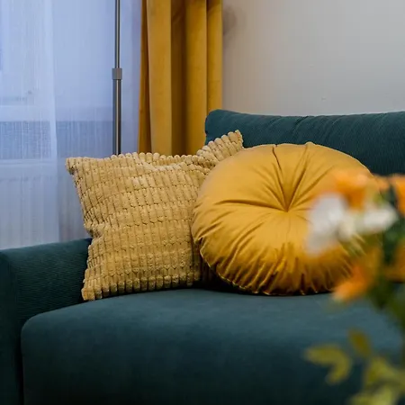 Daire Traugutta Comfort By Bookinghost *