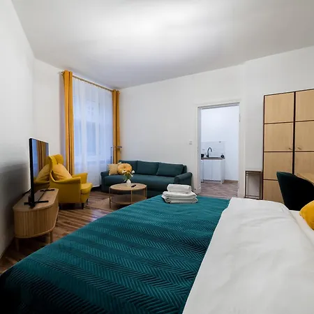 Traugutta Comfort By Bookinghost *