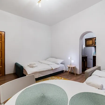 Traugutta Comfort By Bookinghost