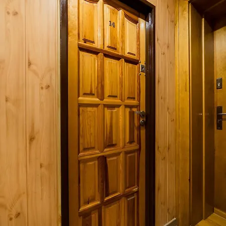 Traugutta Comfort By Bookinghost 포즈난