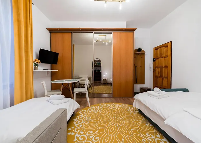 Traugutta Comfort By Bookinghost *